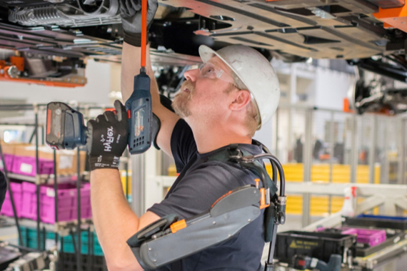 イグリデュールすべり軸受が使われているパワードスーツ「AIRFRAME™」