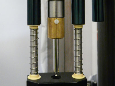 FDA準拠かつ耐薬品性: 充填チューブ状の中央ブリッジで使用されているイグリデュール フランジ型ベアリング。