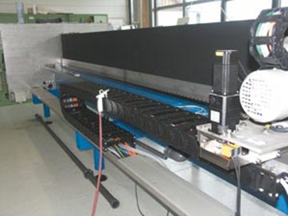 長いストロークで使用されているエナジーチェーン