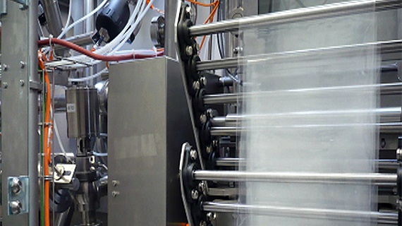 フィルムアキュムレータにクシロスを採用