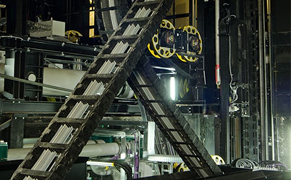 迫り上げ舞台でのeスプールおよびジグザグ型システム