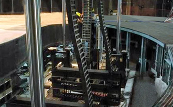 ザ・ハウス・オブ・ダンシング・ウォーター