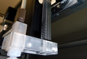 ボトリング工場で使われるドライリンGRQ グリッパアクチュエータ