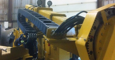 坑道内の作業プラットフォーム