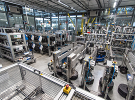 試験施設: リニアガイド