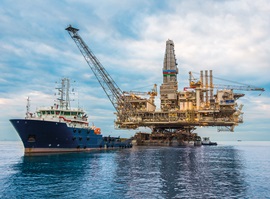 船舶および石油掘削装置