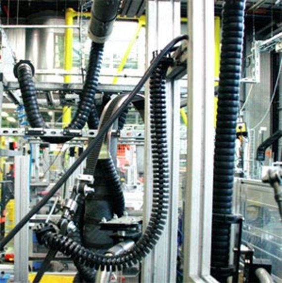 トライフレックスRのねじれ試験 - イグス試験室（独ケルン)